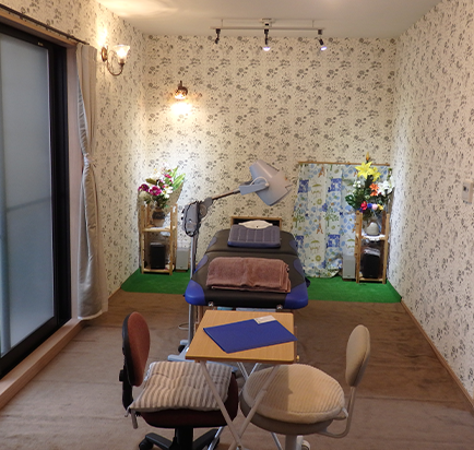 院内の待合室の画像